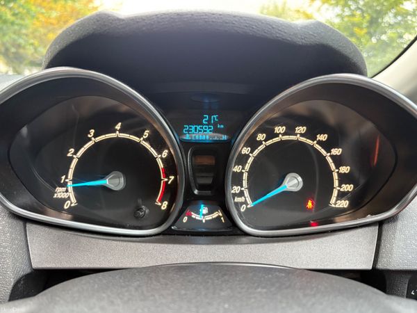 2014 Ford Fiesta Zetec 1.25 Petrol NCT 10/27 395632930