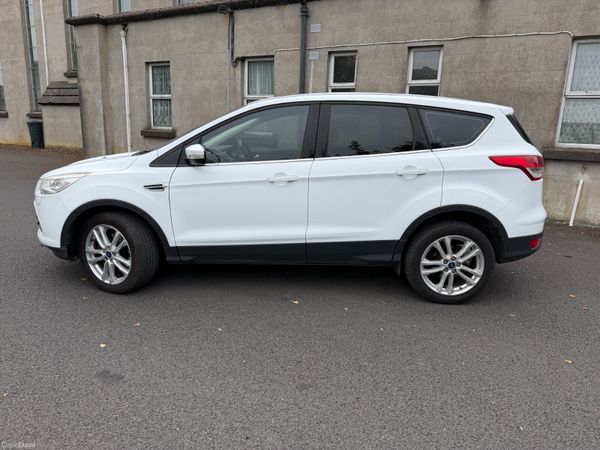 Ford Kuga 395773488
