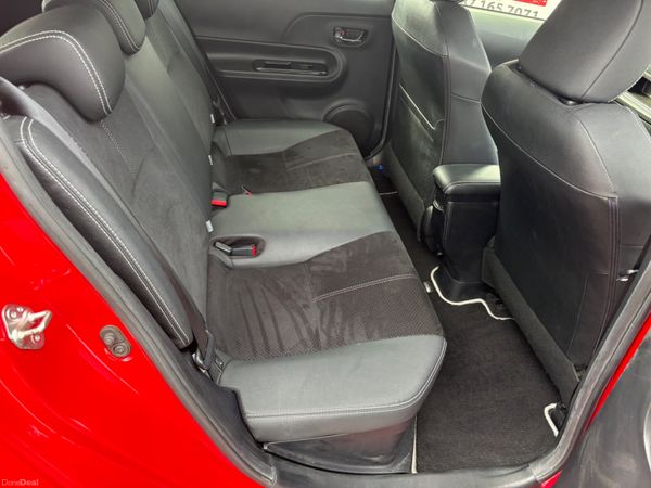 Toyota Aqua GS 395792254