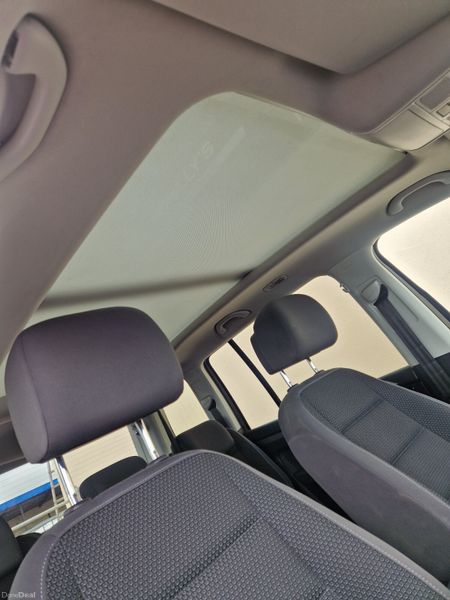 Volkswagen Touran 2015 395798420