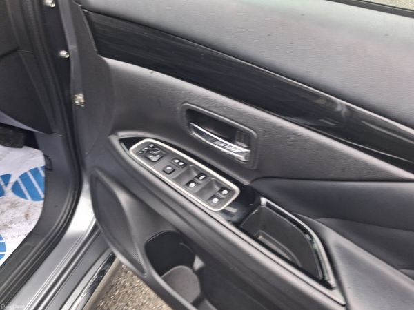 161 Mitsubishi Outlander  2.0 Petrol 4 Wheel Drive 395798928