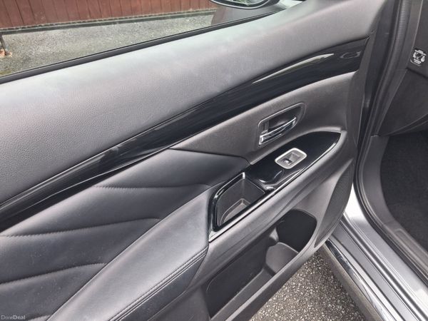 161 Mitsubishi Outlander  2.0 Petrol 4 Wheel Drive 395799034