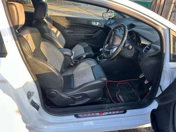 Ford Fiesta 2013 1.6 Ecoboost 182PS ST2 395881254