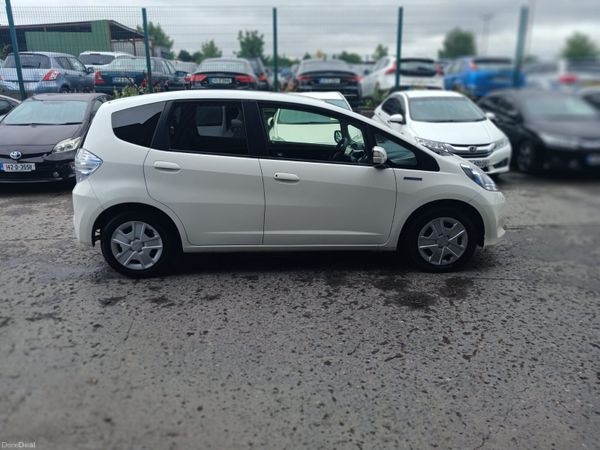 2012 Honda Fit  Hybrid Automatic/ Car Play 395888012