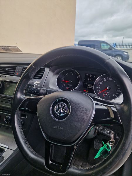 Volkswagen Golf 2014 395805476