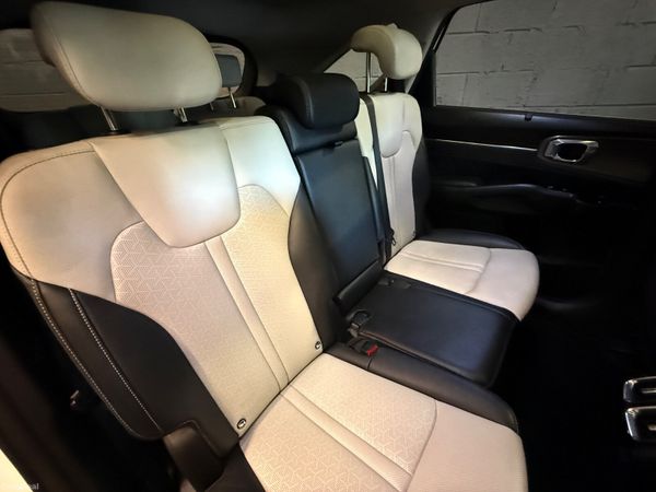 232 Kia Sorento K4 2.2D Auto / 7 Seat 395806888