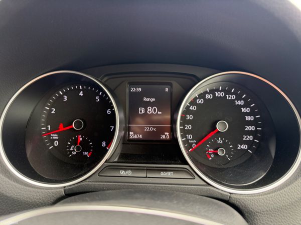 Volkswagen Polo 1.2L 152 Automatic(Apple car play) 395823262