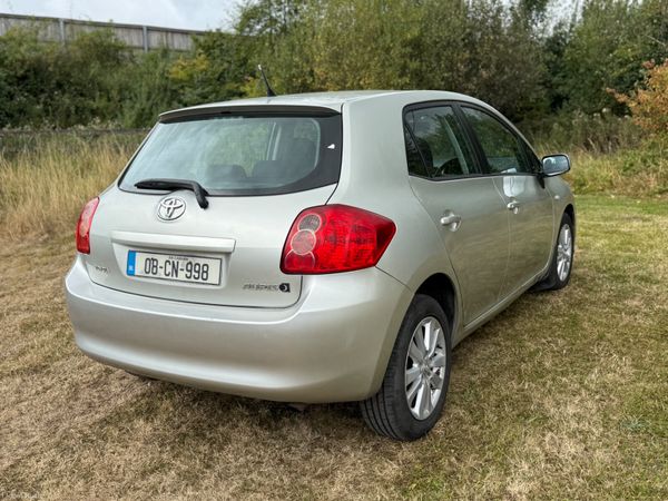 Toyota Auris 2008 395911406