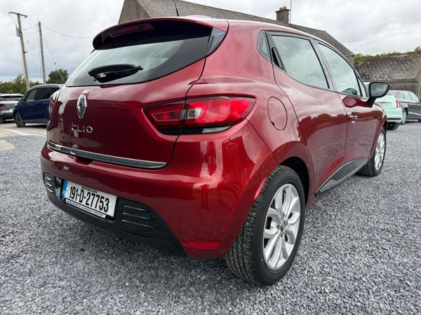 2019 Renault Clio 1.0 L Petrol 395925732