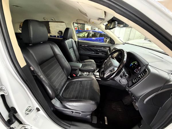 2018 Mitsubishi Outlander 2.0 Petrol Plug in Hybri 395930296