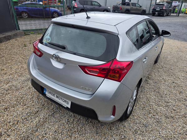 Toyota Auris Diesel Automatic 2013 396089594