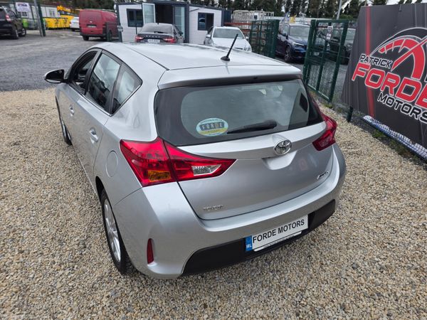 Toyota Auris Diesel Automatic 2013 396089596