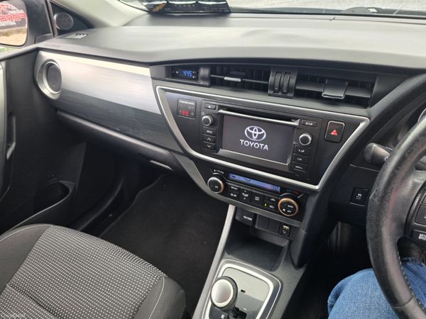 Toyota Auris Diesel Automatic 2013 396089600