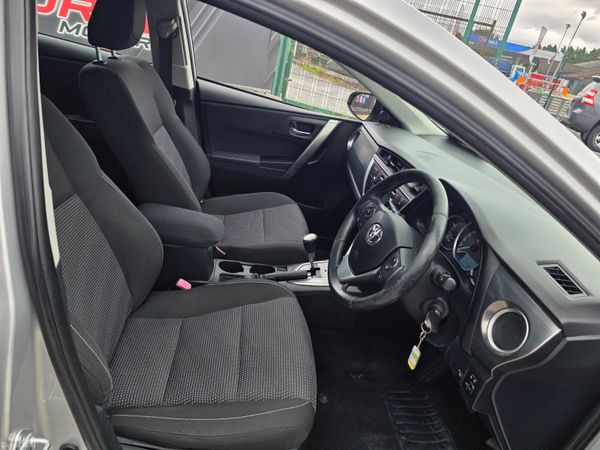 Toyota Auris Diesel Automatic 2013 396089602