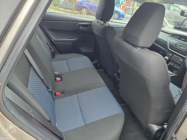 Toyota Auris 2014 396089768