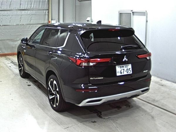 Mitsubishi Outlander 2022 396095530