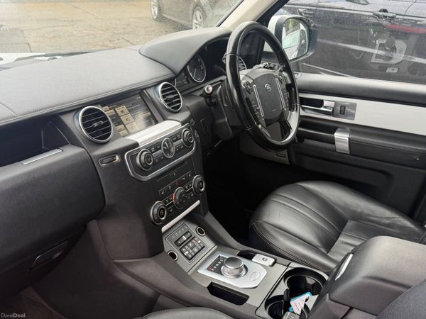 141 Land Rover Discovery 3.0SDV6 - 7 SEATER - 396001230