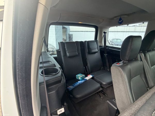 141 Land Rover Discovery 3.0SDV6 - 7 SEATER - 396001236