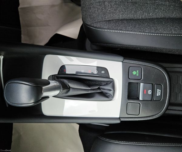 2022 Honda Fit e:HEV Basic Hybrid Automatic 396179158