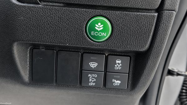 Honda Fit 1.5L Hybrid | L-Package | **Lowe Mileage 396198362