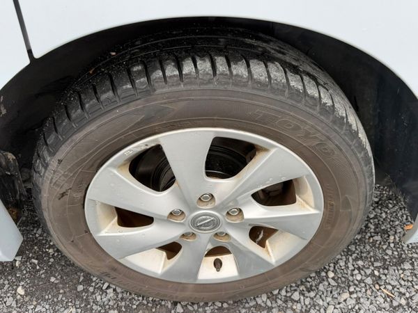 13 Nissan Serena 2.0 Hybrid 7 Seater 396111808