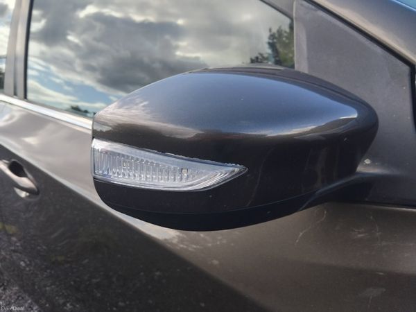 Nissan Pulsar 2015 396278316