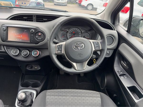Toyota Yaris LUNA 396286730
