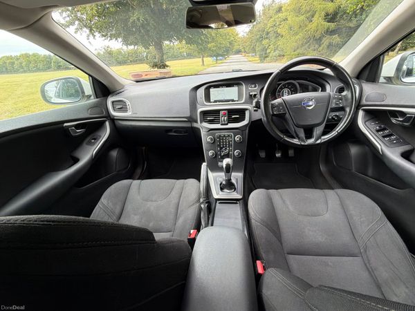 Volvo V40 2016 D2  ES 2.0 396304528