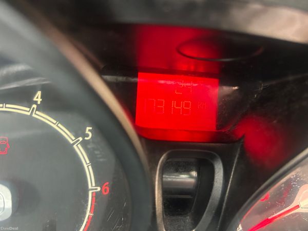 Ford Fiesta 2010(NCT 01/27) 396494810