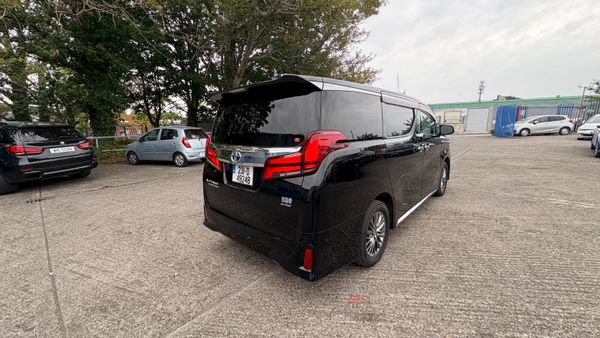 Toyota Alphard 2.5 Hybrid 2023 396550290