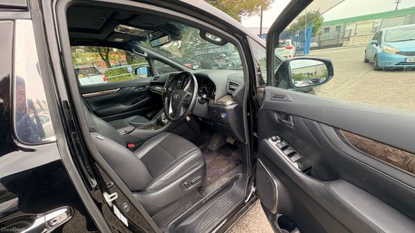 Toyota Alphard 2.5 Hybrid 2023 396550928