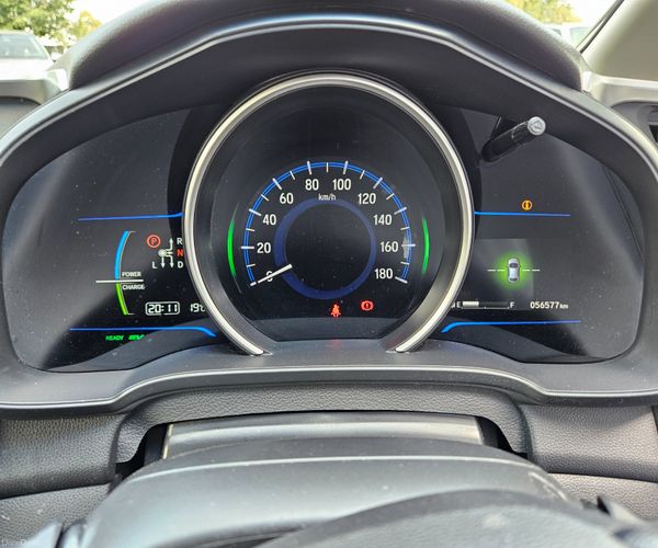 Honda Fit 2016 Petrol Hybrid Automatic 396573748
