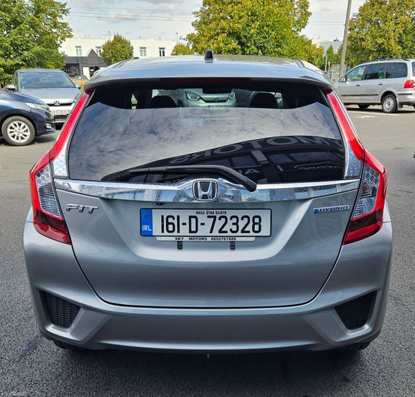 Honda Fit 2016 Petrol Hybrid Automatic 396573768