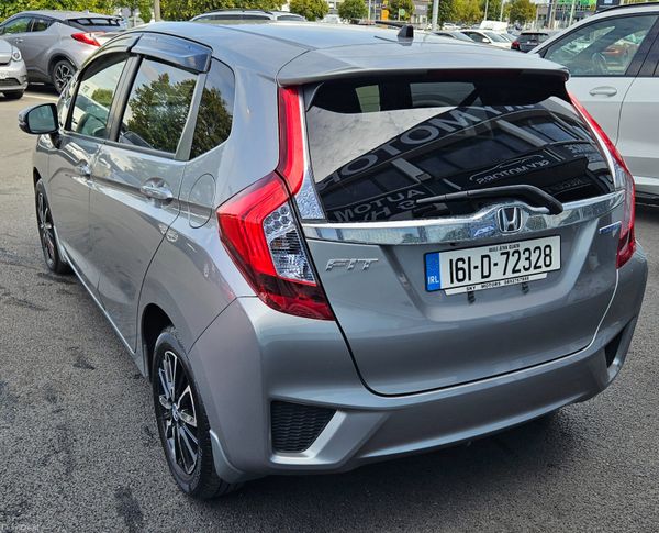Honda Fit 2016 Petrol Hybrid Automatic 396573776