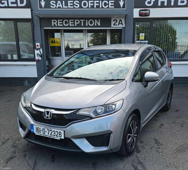 Honda Fit 2016 Petrol Hybrid Automatic 396573778