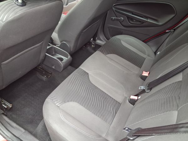 142 Ford Fiesta 1.2 Zetec Only 67000miles... 396581682