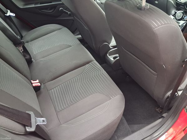 142 Ford Fiesta 1.2 Zetec Only 67000miles... 396581688