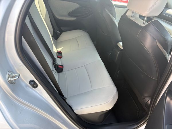 2022 Toyota Yaris 1.5 hybrid platinum 396597340
