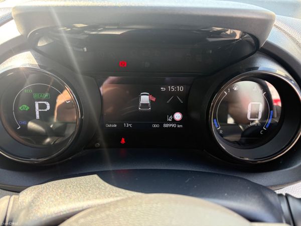 2022 Toyota Yaris 1.5 hybrid platinum 396597338