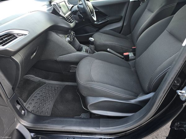 191 Peugeot 208 1.2 Pure Tech Active 396678040