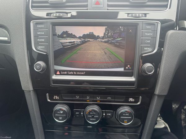 Volkswagen Golf 2015 396699374