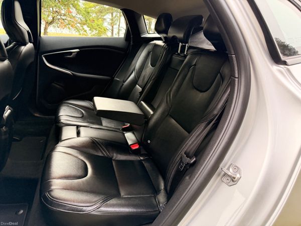 Volvo V40 2017 D2 Diesel Low KM 396610842