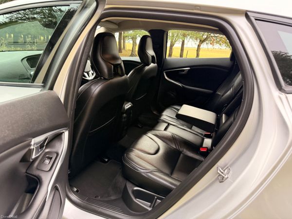 Volvo V40 2017 D2 Diesel Low KM 396610844