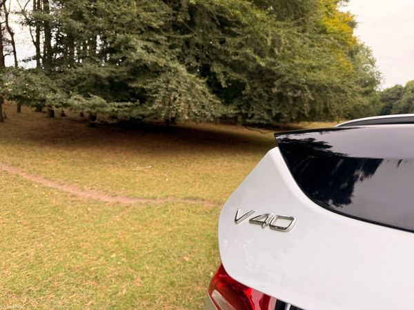 Volvo V40 2017 D2 Diesel Low KM 396610848