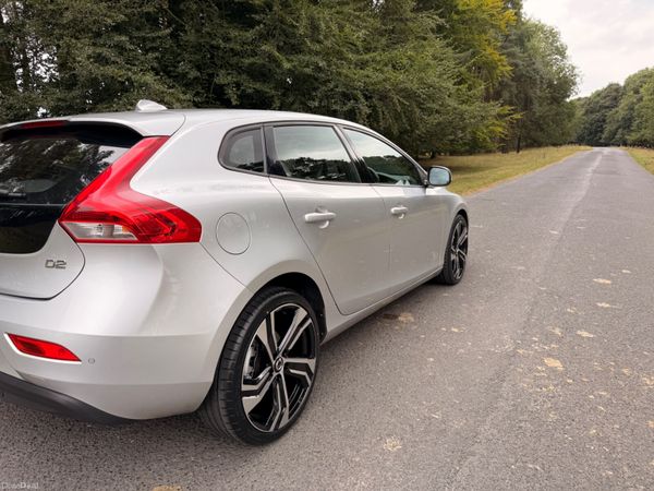 Volvo V40 2017 D2 Diesel Low KM 396610862