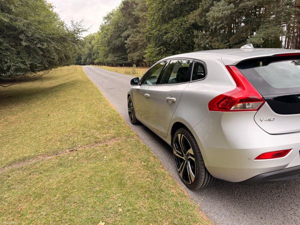 Volvo V40 2017 D2 Diesel Low KM 396610864