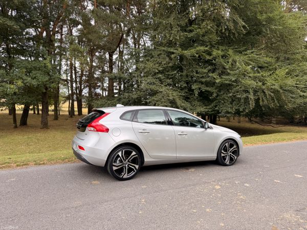 Volvo V40 2017 D2 Diesel Low KM 396610818