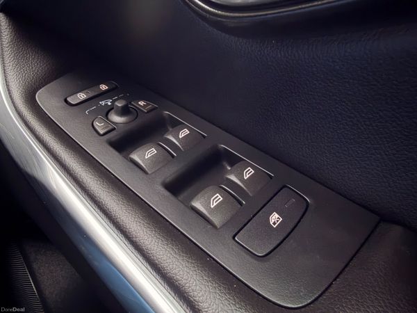 Volvo V40 2017 D2 Diesel Low KM 396610826
