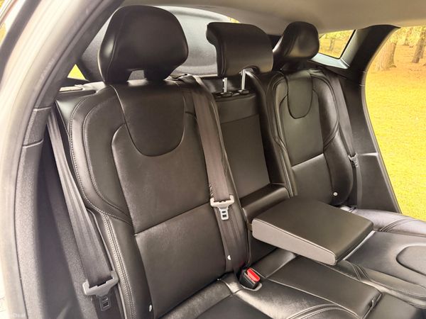 Volvo V40 2017 D2 Diesel Low KM 396610834