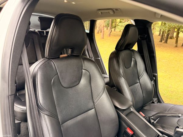 Volvo V40 2017 D2 Diesel Low KM 396610838